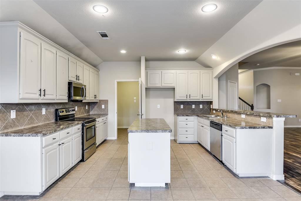 Forney, TX 75126,221 Wolf Drive