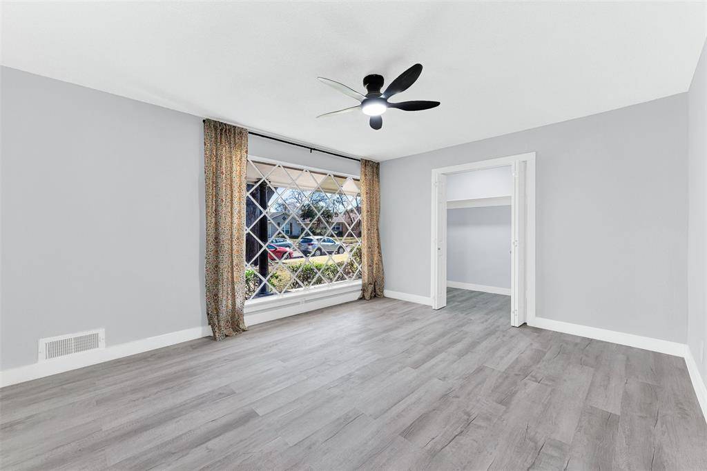 Dallas, TX 75228,5821 Clendenin Avenue