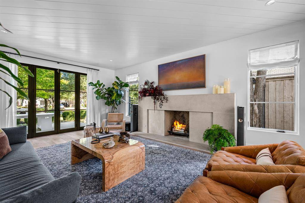 Dallas, TX 75214,6630 Lakewood Boulevard