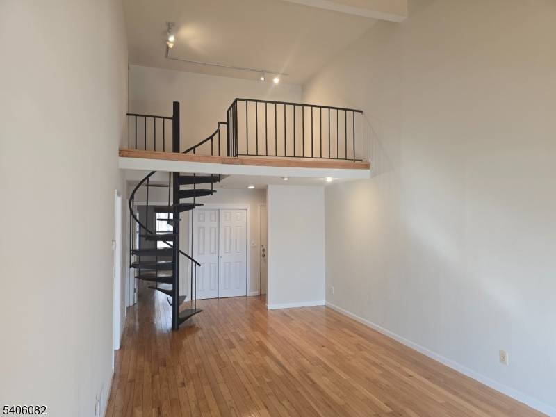 Long Hill Twp., NJ 07933,28 Sunrise Dr