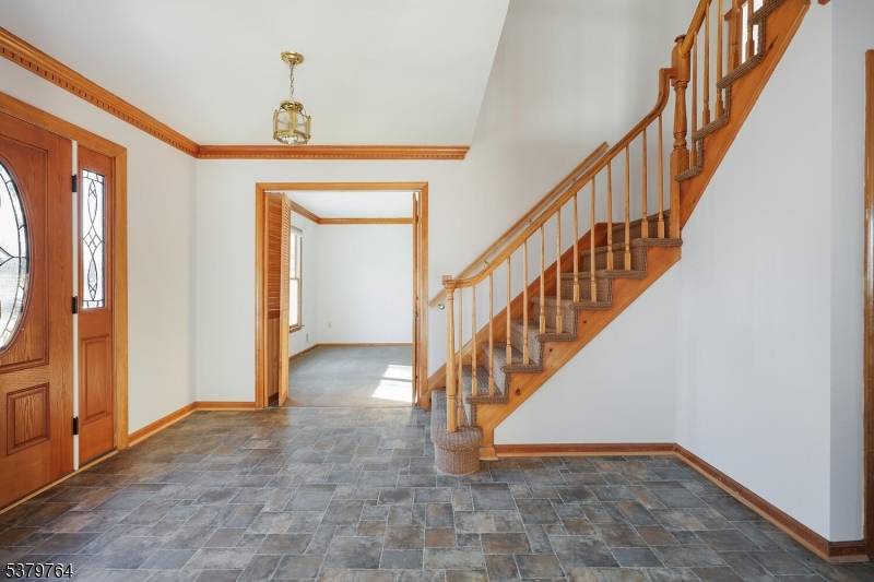 Hillsborough Twp., NJ 08844,99 Beechwood Cir