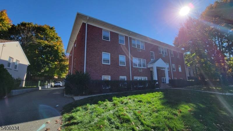 Caldwell Boro Twp., NJ 07006,138 Roseland Ave, Unit 4