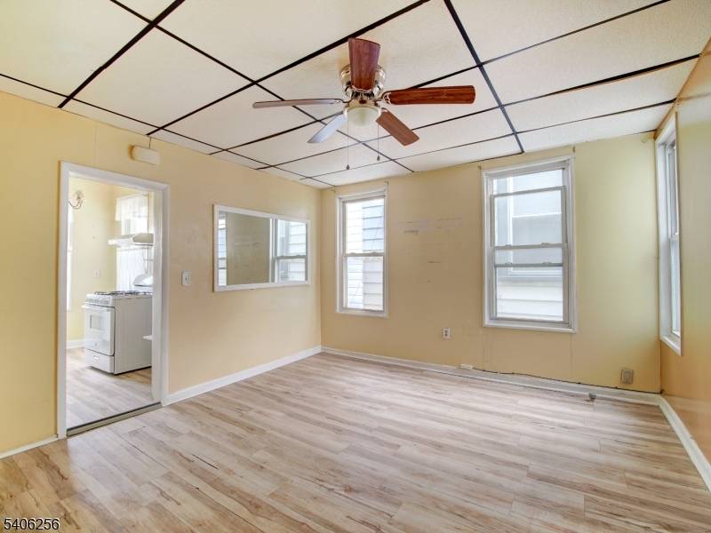 Passaic City, NJ 07055,21 High Street