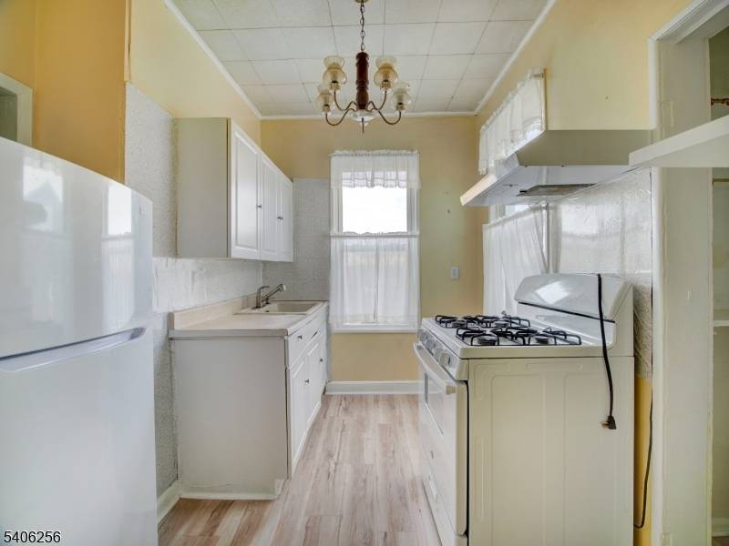 Passaic City, NJ 07055,21 High Street