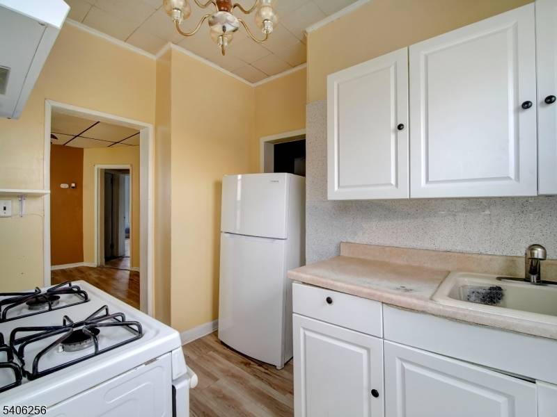 Passaic City, NJ 07055,21 High Street