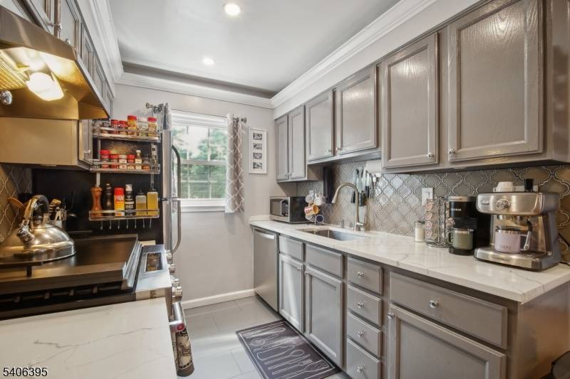 Montclair Twp., NJ 07042,39 Harrison Ave #19