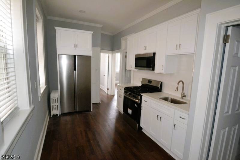 Clifton City, NJ 07011,56 Hobart Pl #6