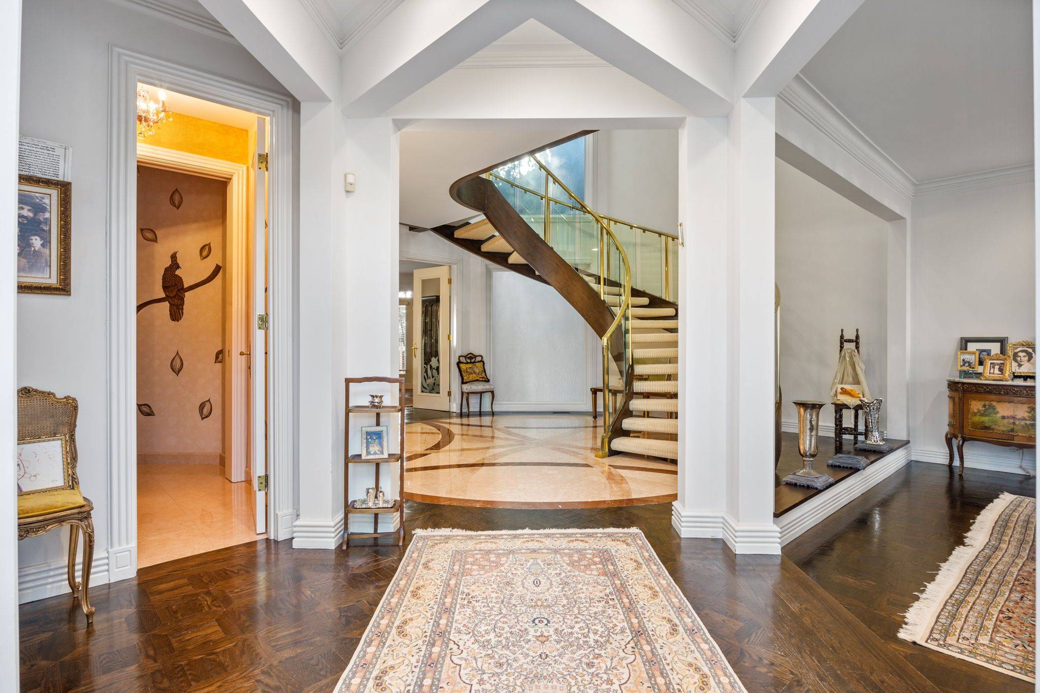 Toronto C04, ON M6B 1X5,83 Hillmount AVE