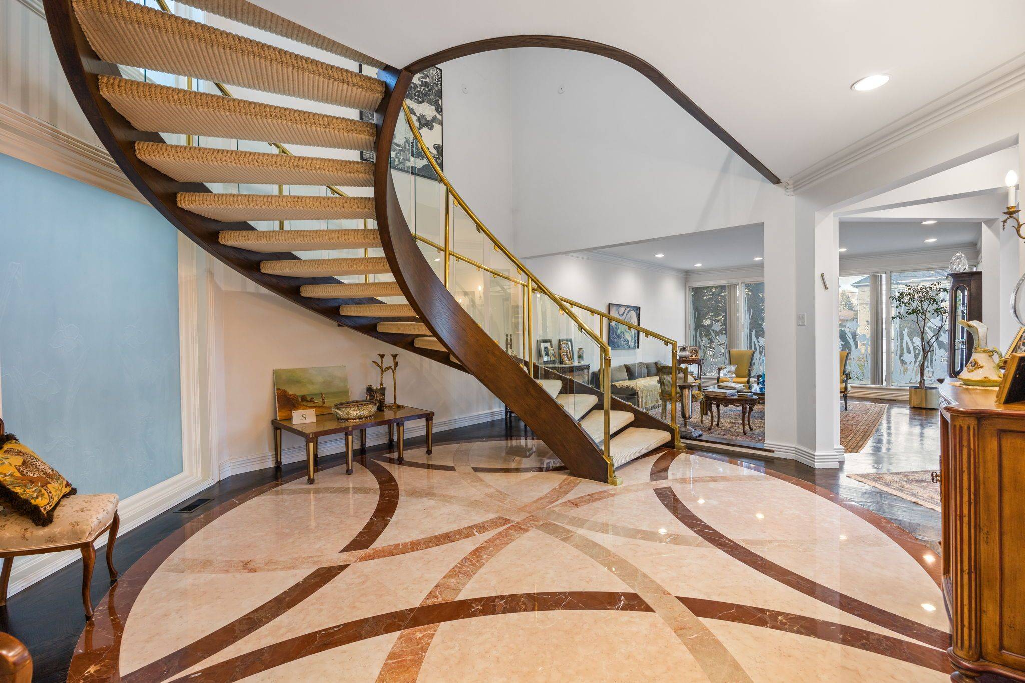 Toronto C04, ON M6B 1X5,83 Hillmount AVE