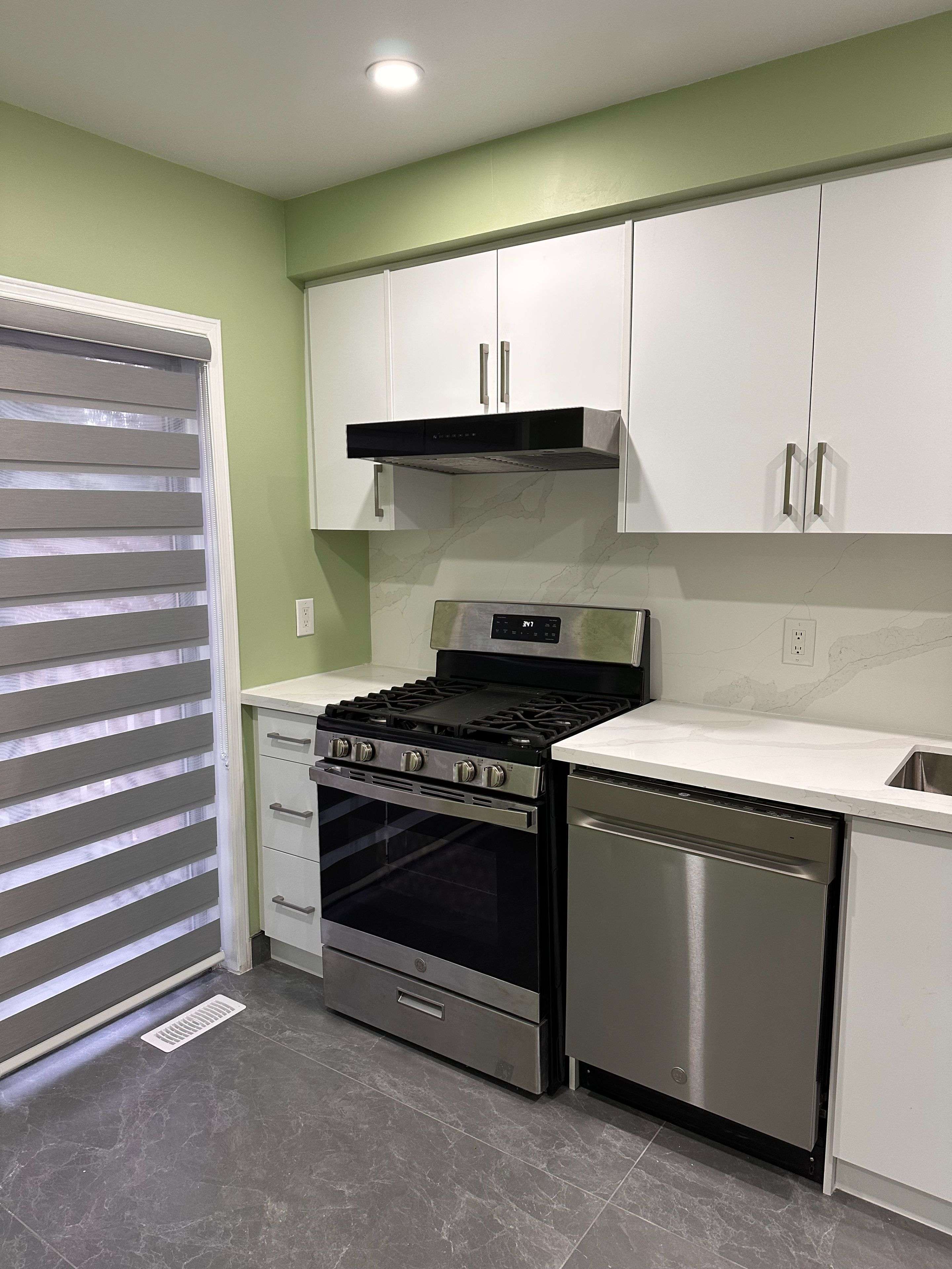 Toronto C13, ON M4A 2X5,49 Sloane AVE