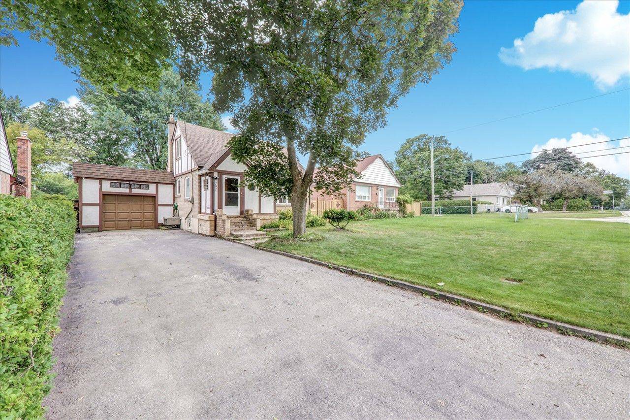 Toronto E08, ON M1M 1Y9,191 Phyllis AVE