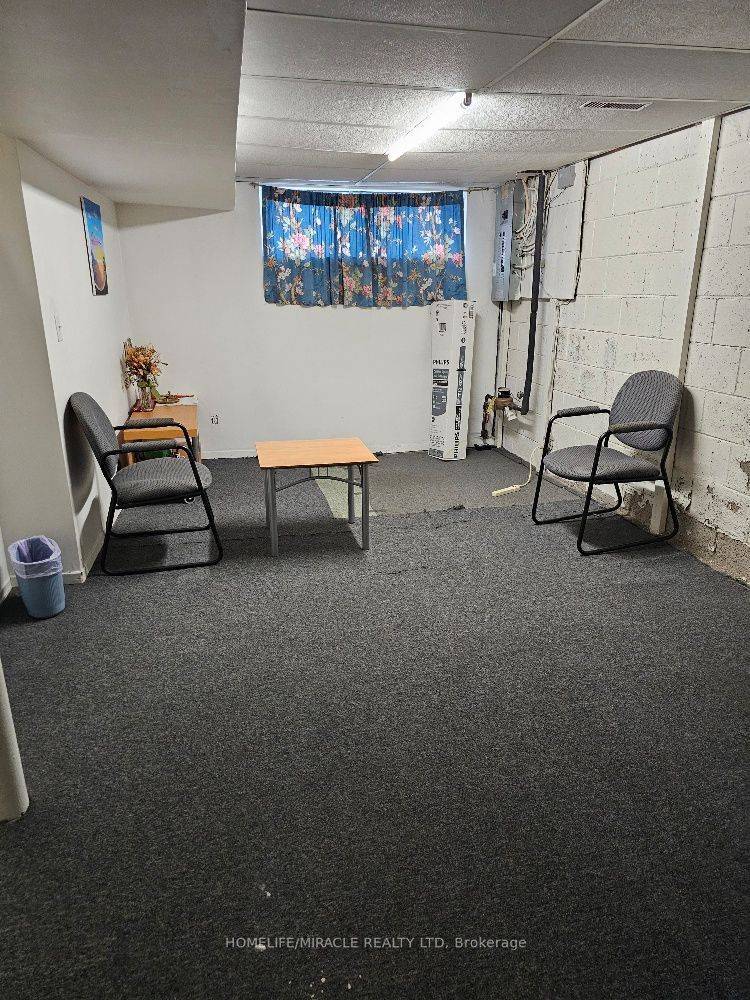 Toronto E04, ON M1K 2E8,898 Kennedy RD #BSMT ROOM -2