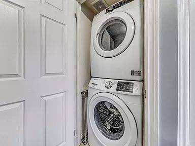 Toronto E08, ON M1J 0A4,52 Jeremiah LN