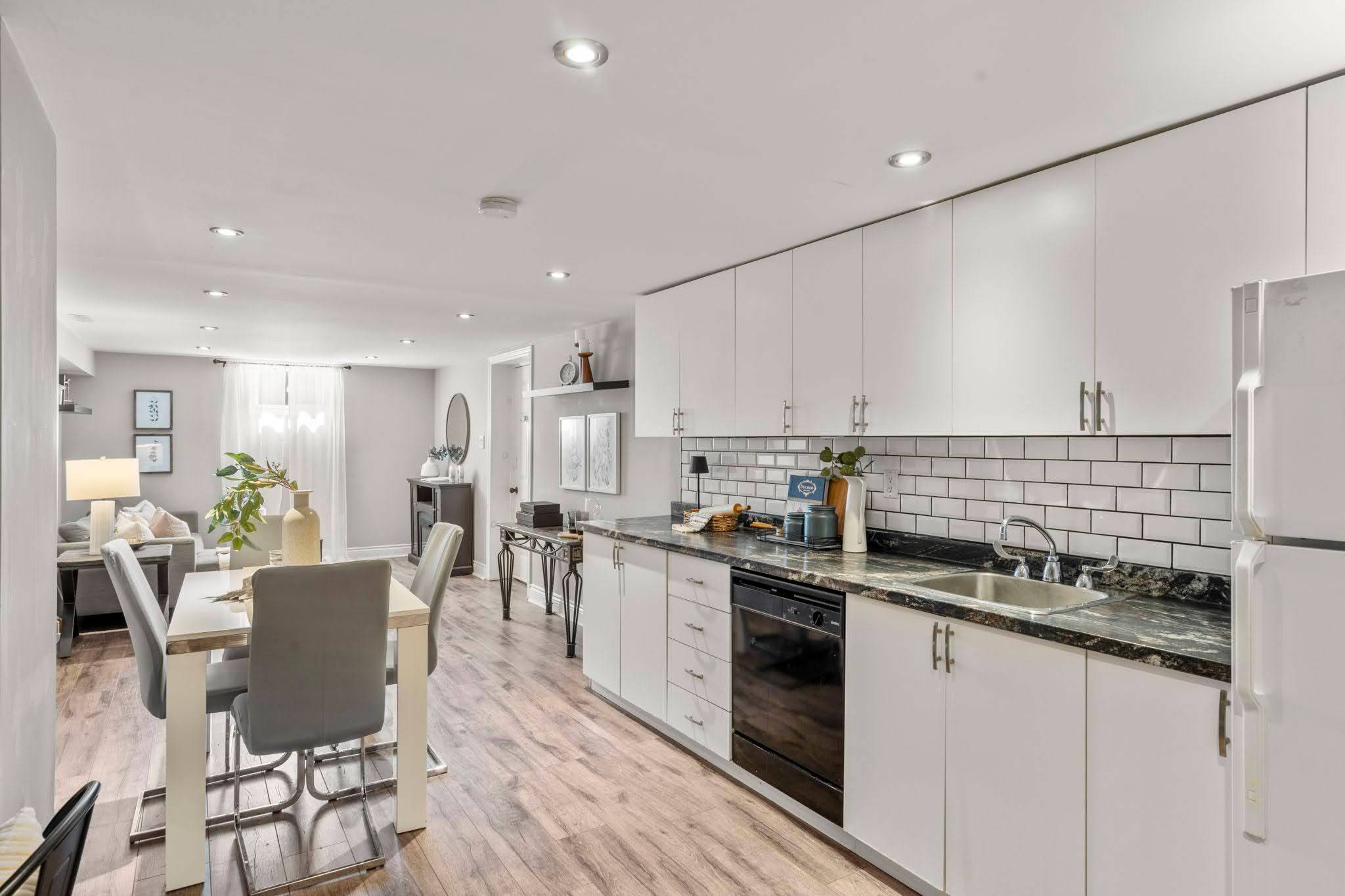 Whitby, ON L1N 3R2,144 Thickson RD N #Bsmt