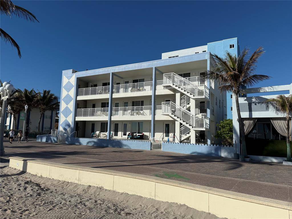 Hollywood, FL 33019,310 S Broadwalk #3B