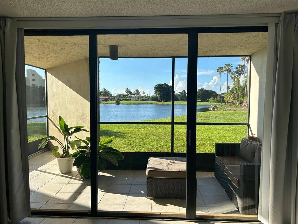 Weston, FL 33326,16325 Golf Club Rd #109