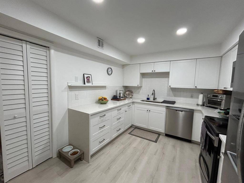 Weston, FL 33326,16325 Golf Club Rd #109