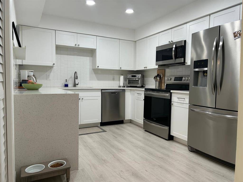 Weston, FL 33326,16325 Golf Club Rd #109