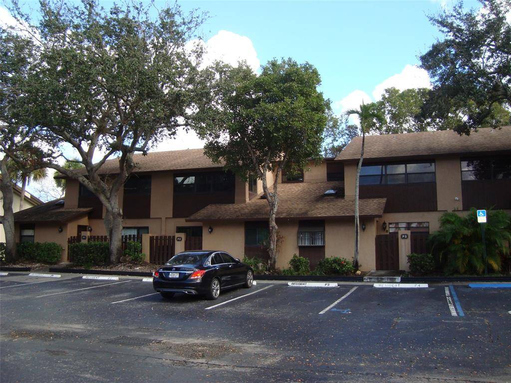 Tamarac, FL 33321,7680 NW 79th Ave #P 1