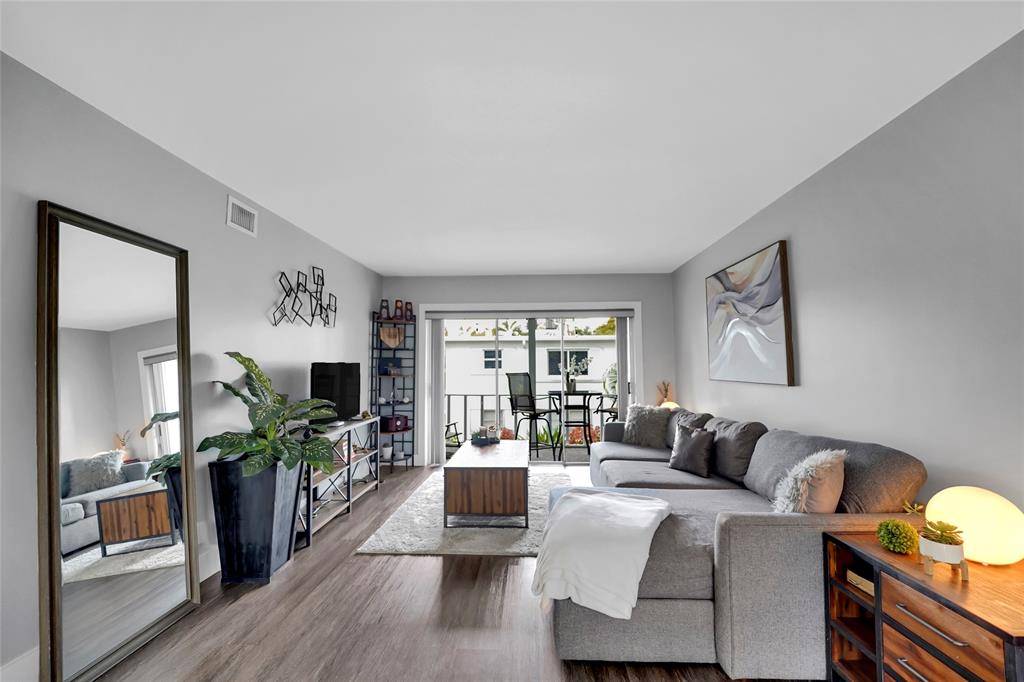 Lighthouse Point, FL 33064,2161 NE 42nd Ct #215