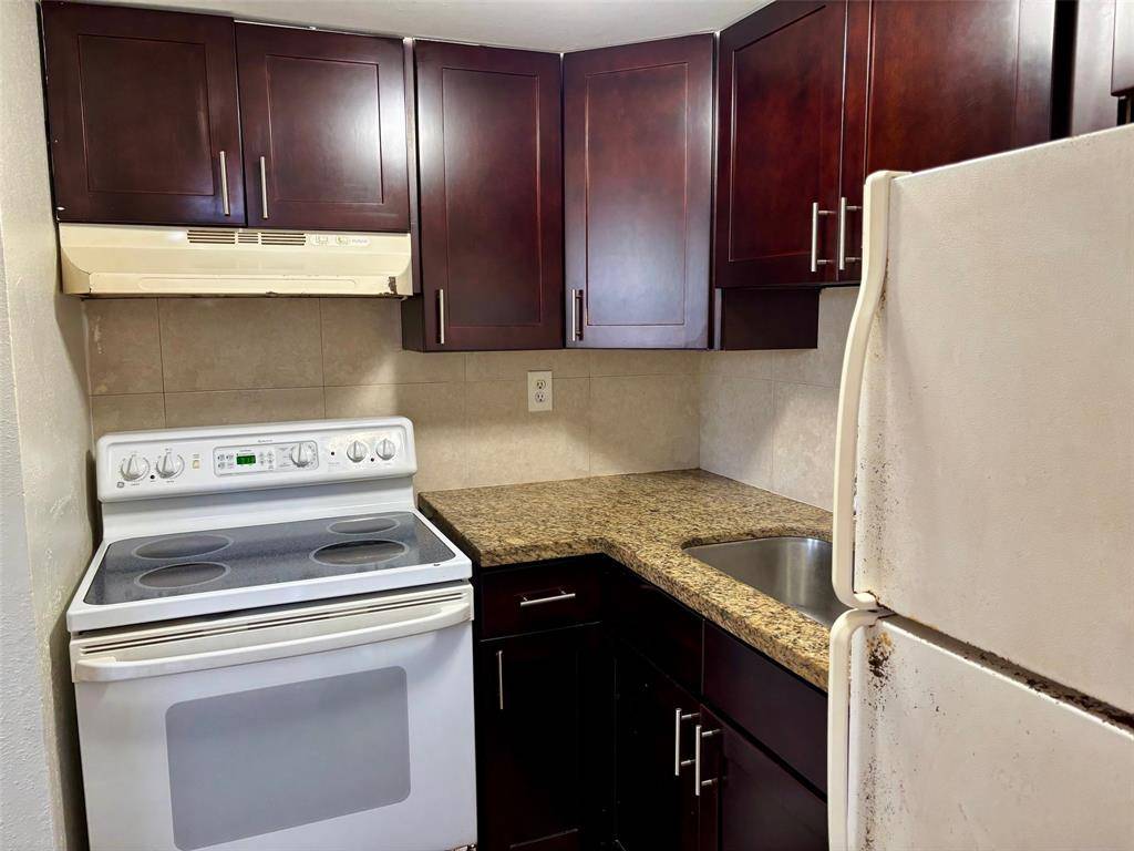 Pompano Beach, FL 33060,241 SE 9th Ave #101