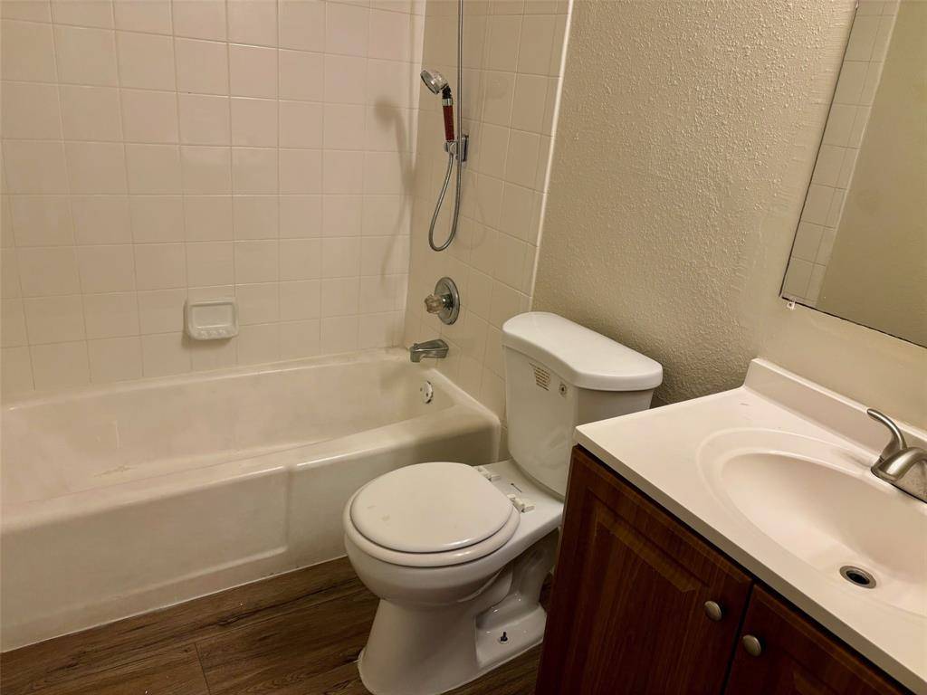 Pompano Beach, FL 33060,241 SE 9th Ave #101