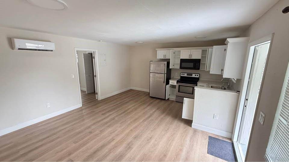 Hallandale Beach, FL 33009,800 Moffett St #4