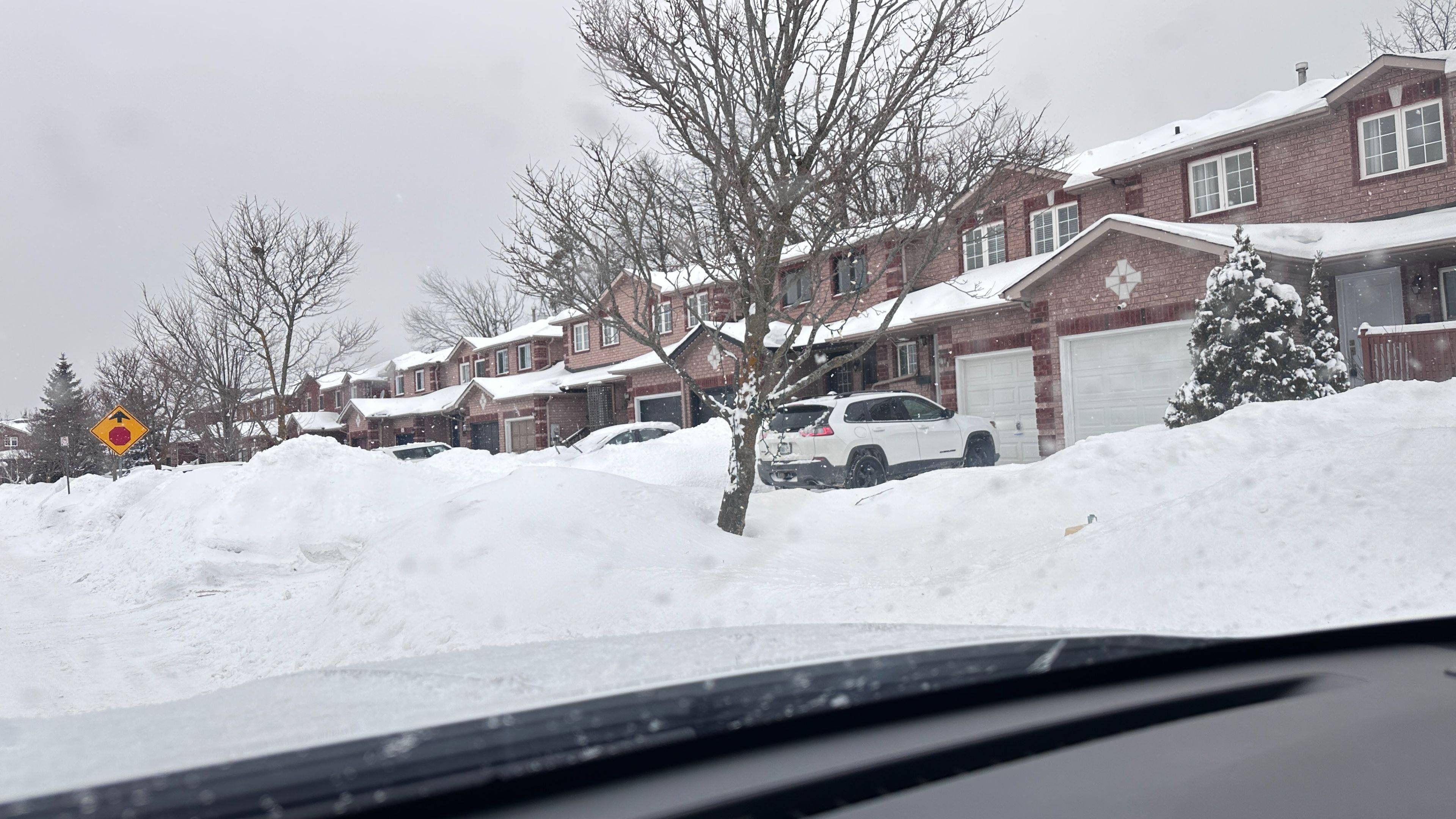 Barrie, ON L4M 7B2,360 Dunsmore LN