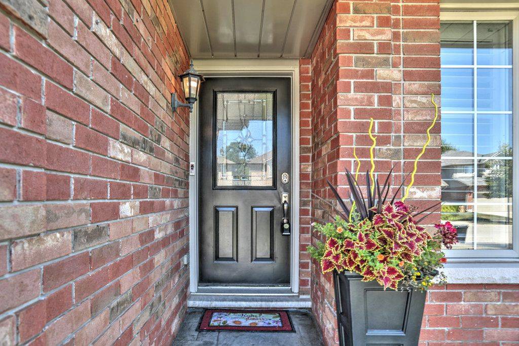 Burlington, ON L7M 4L4,4191 Bianca Forest DR