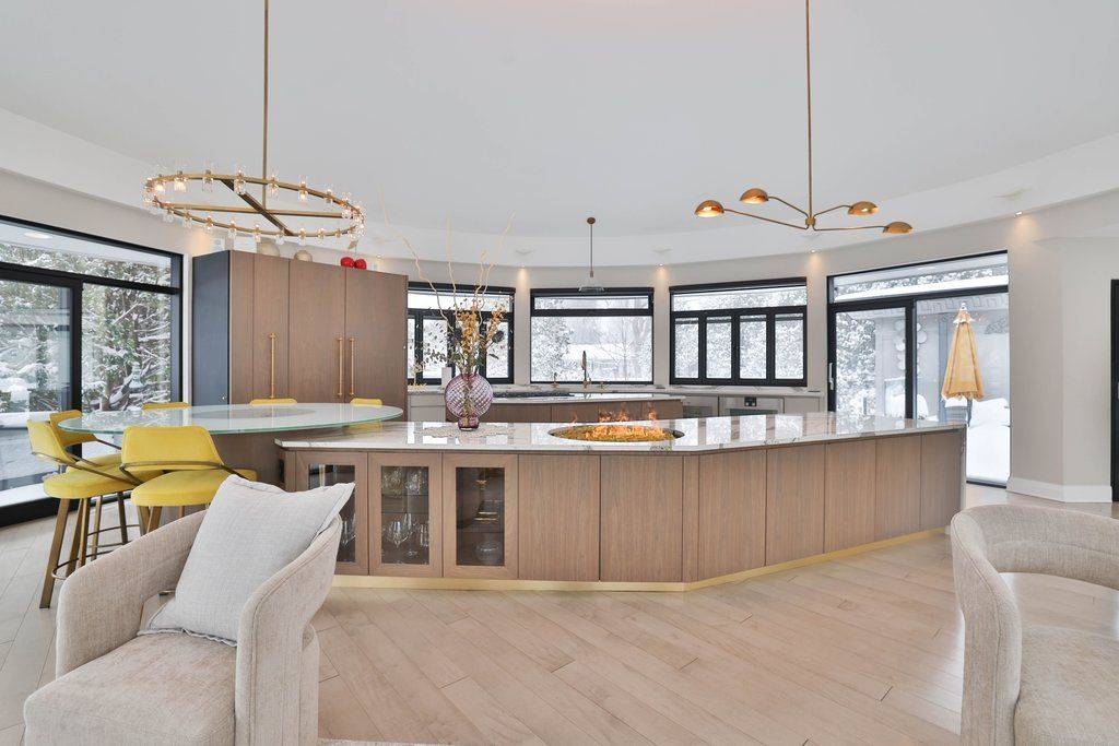 Mississauga, ON L5H 2L8,1352 Nocturne CT