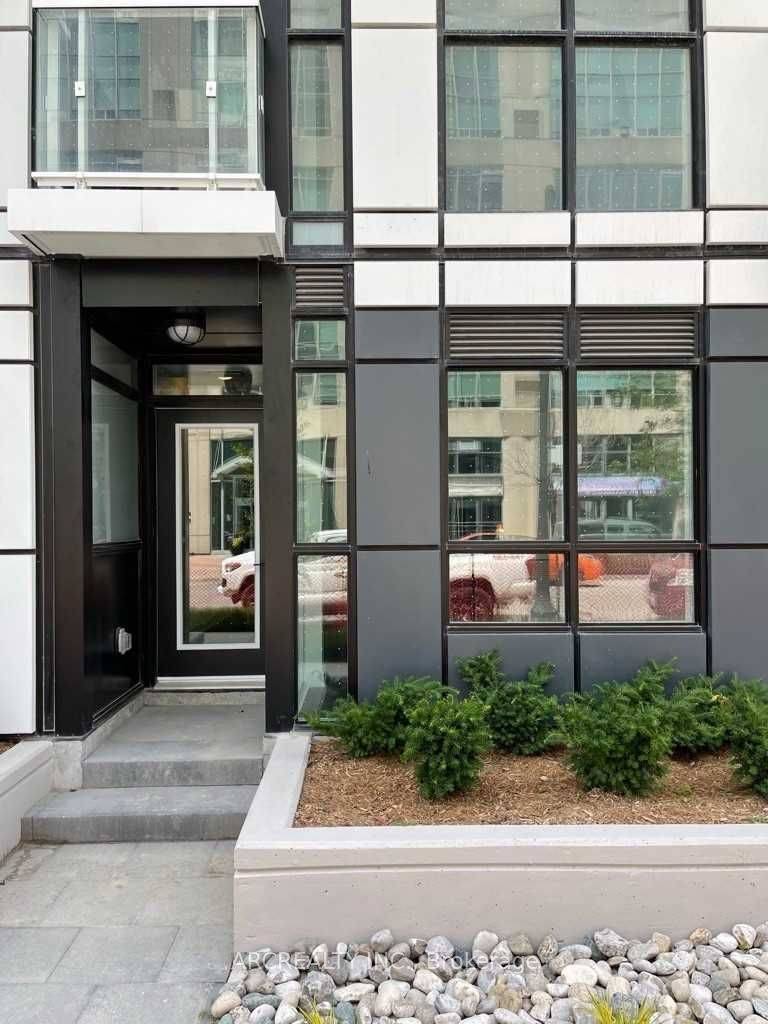 Toronto W06, ON M8Y 4G9,251 Manitoba ST #104