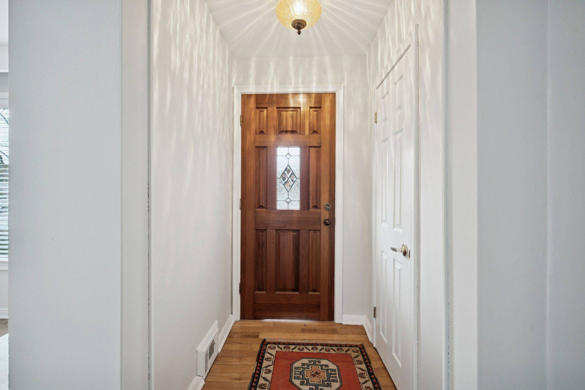 Toronto W10, ON M9W 3B9,123 Jeffcoat DR