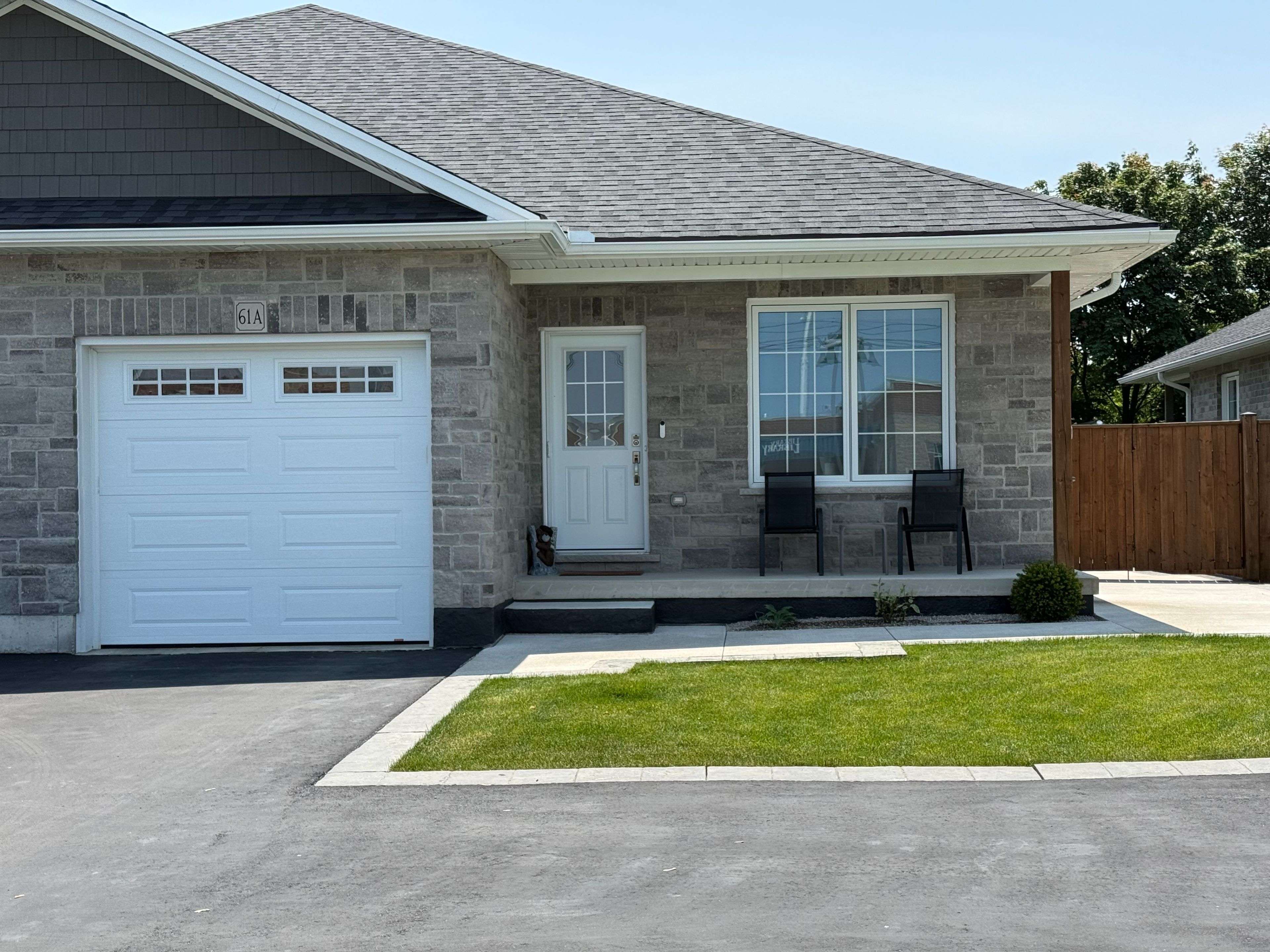 Haldimand, ON N3W 2N4,61A Haddington ST