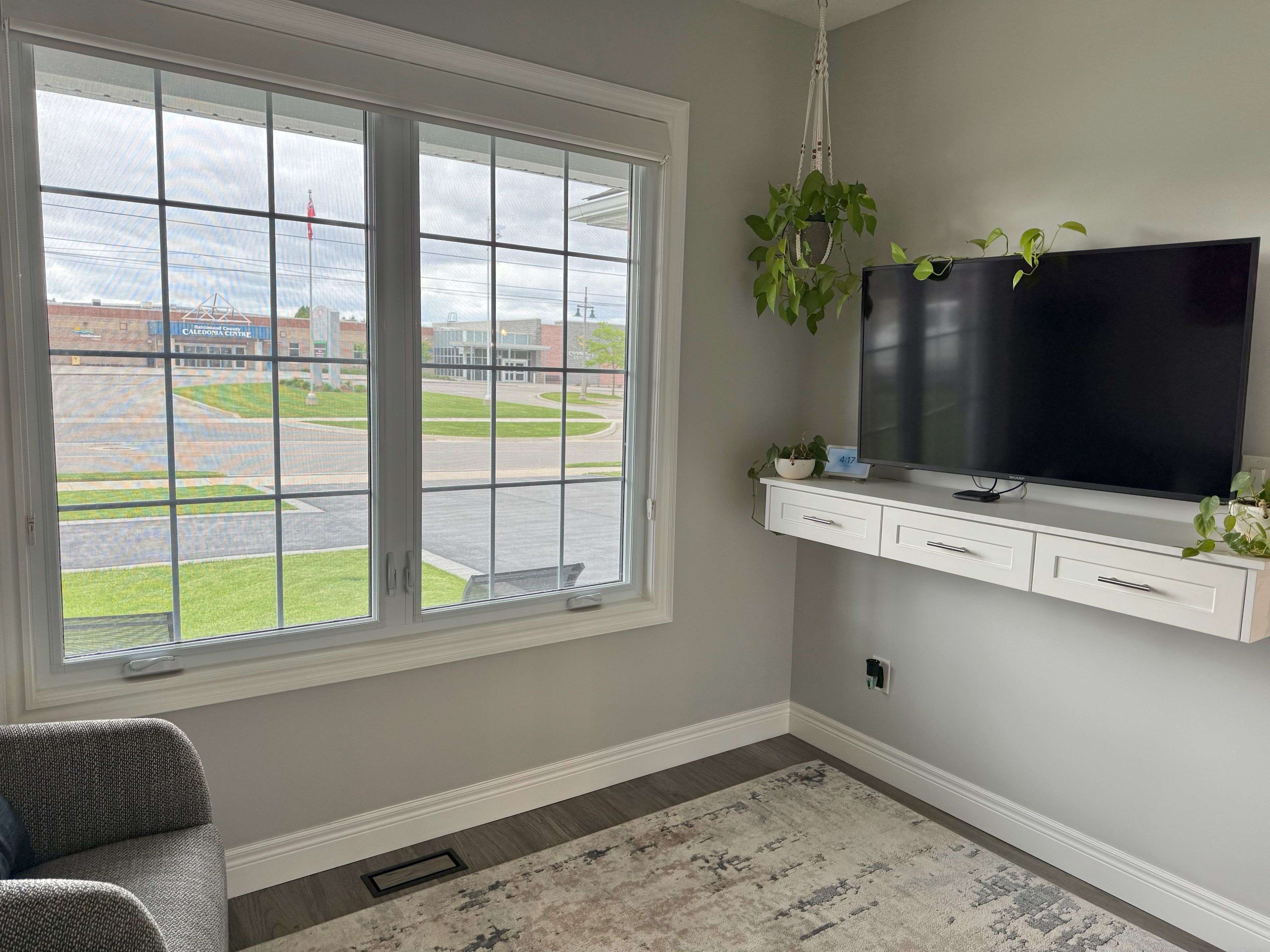 Haldimand, ON N3W 2N4,61A Haddington ST