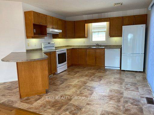 Quinte West, ON K8V 4A9,27 Belvedere RD