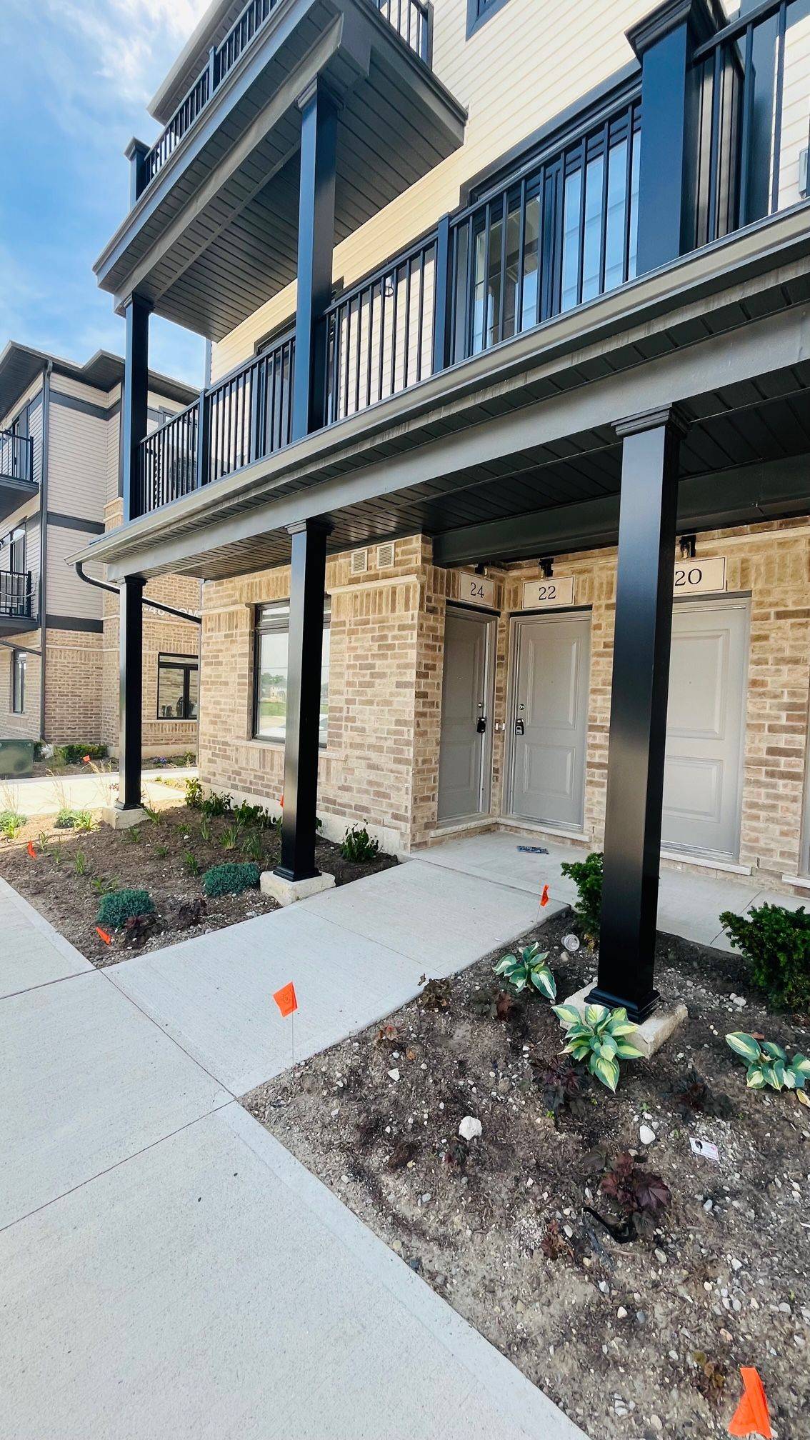 Kitchener, ON N2R 1R7,24 Lomond LN