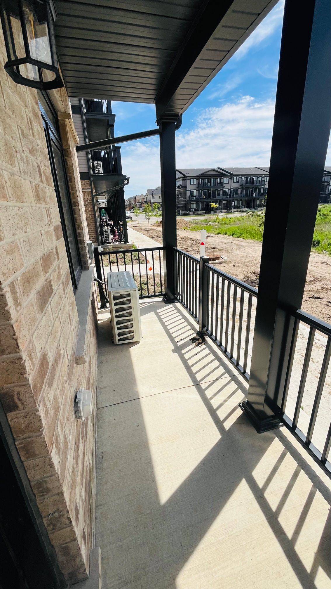 Kitchener, ON N2R 1R7,24 Lomond LN