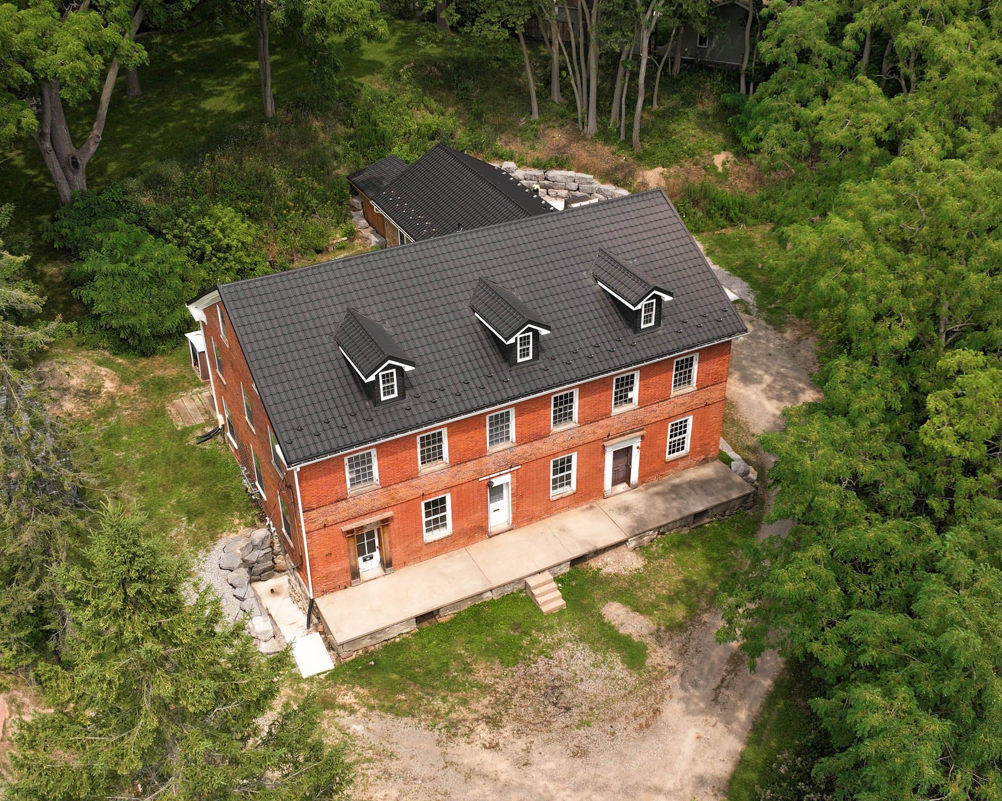 Kitchener, ON N2K 1R4,38 Shirk PL