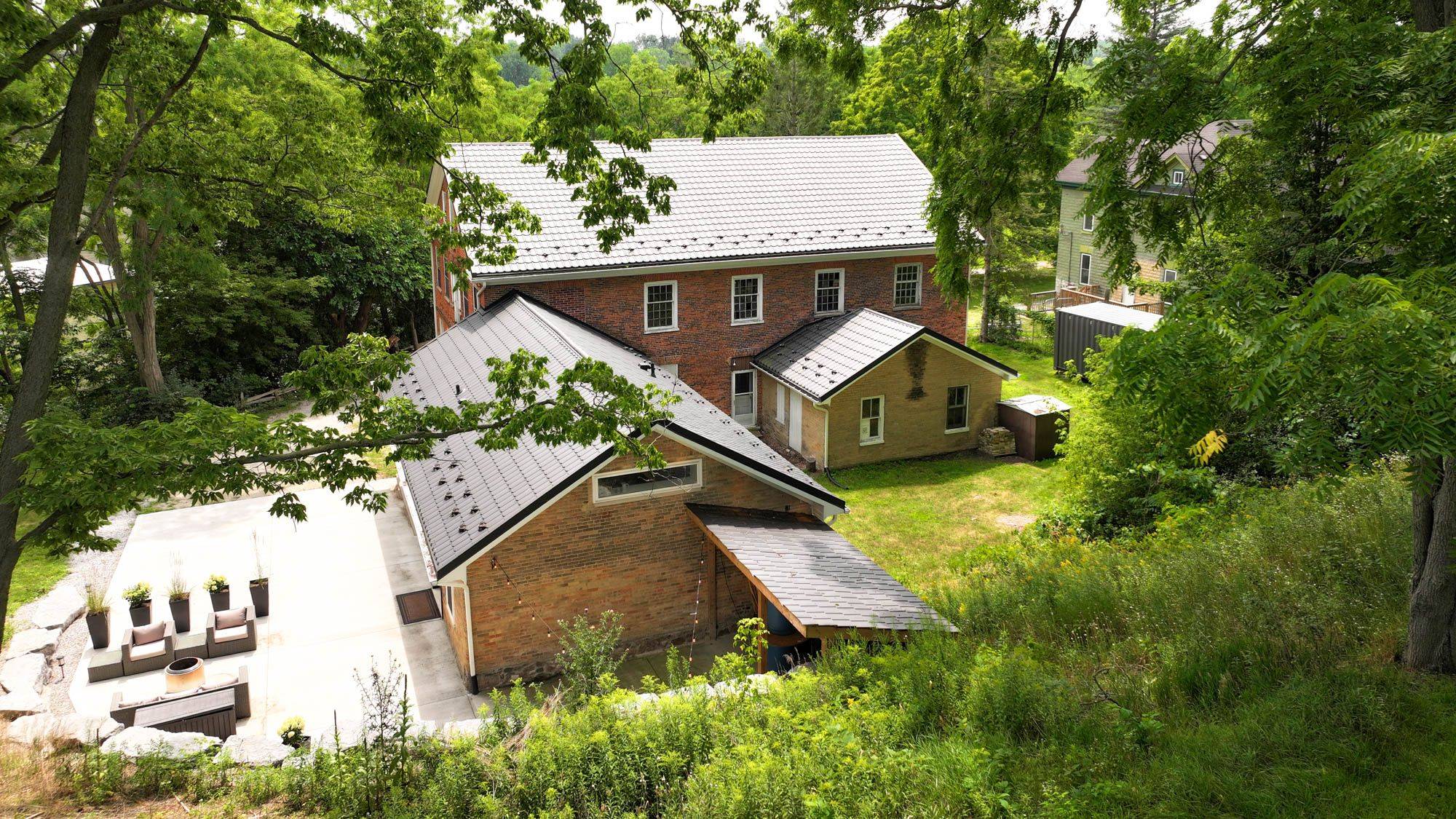 Kitchener, ON N2K 1R4,38 Shirk PL