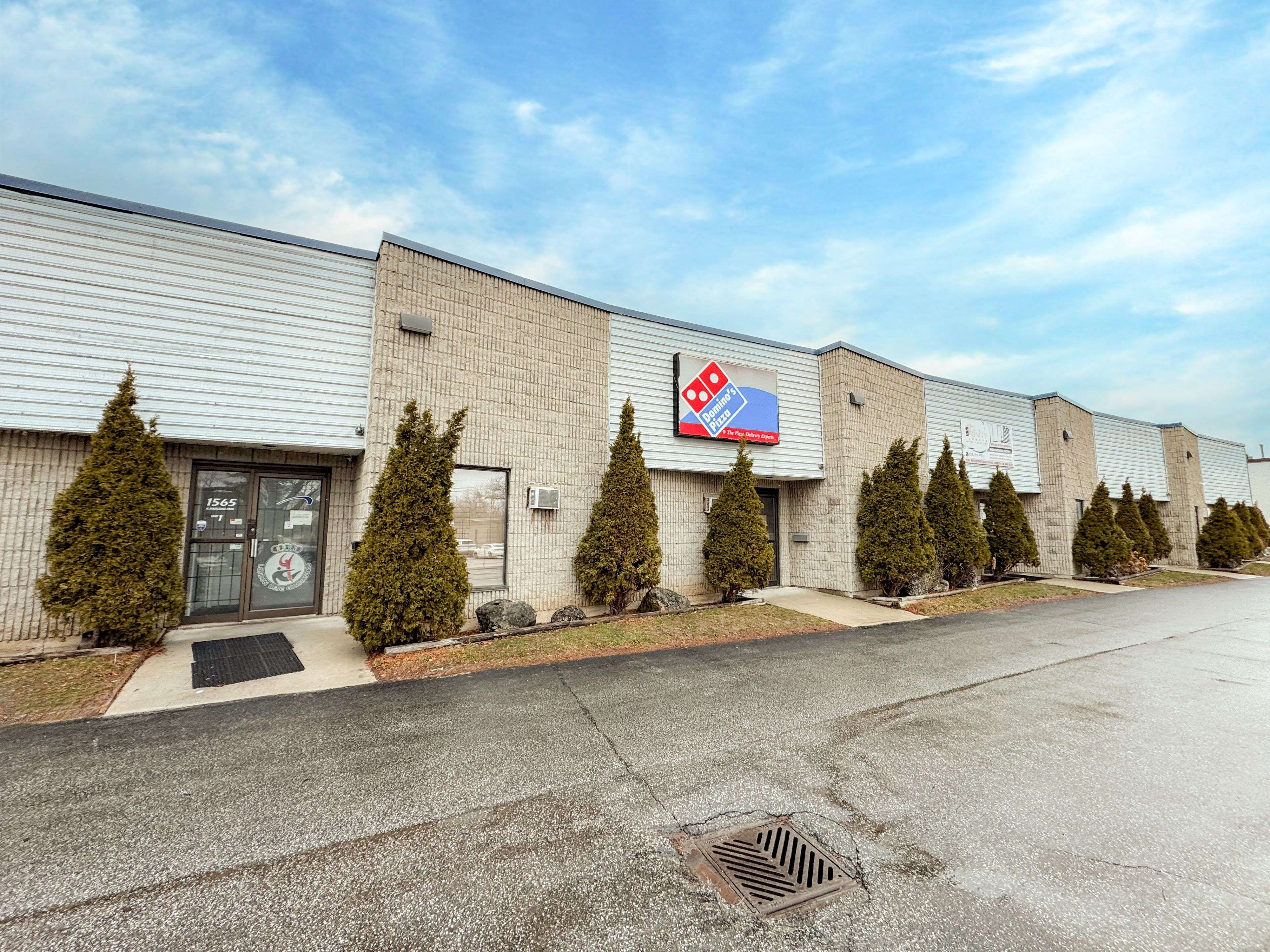 London North, ON N6H 5L6,1565 North Routledge PARK #3