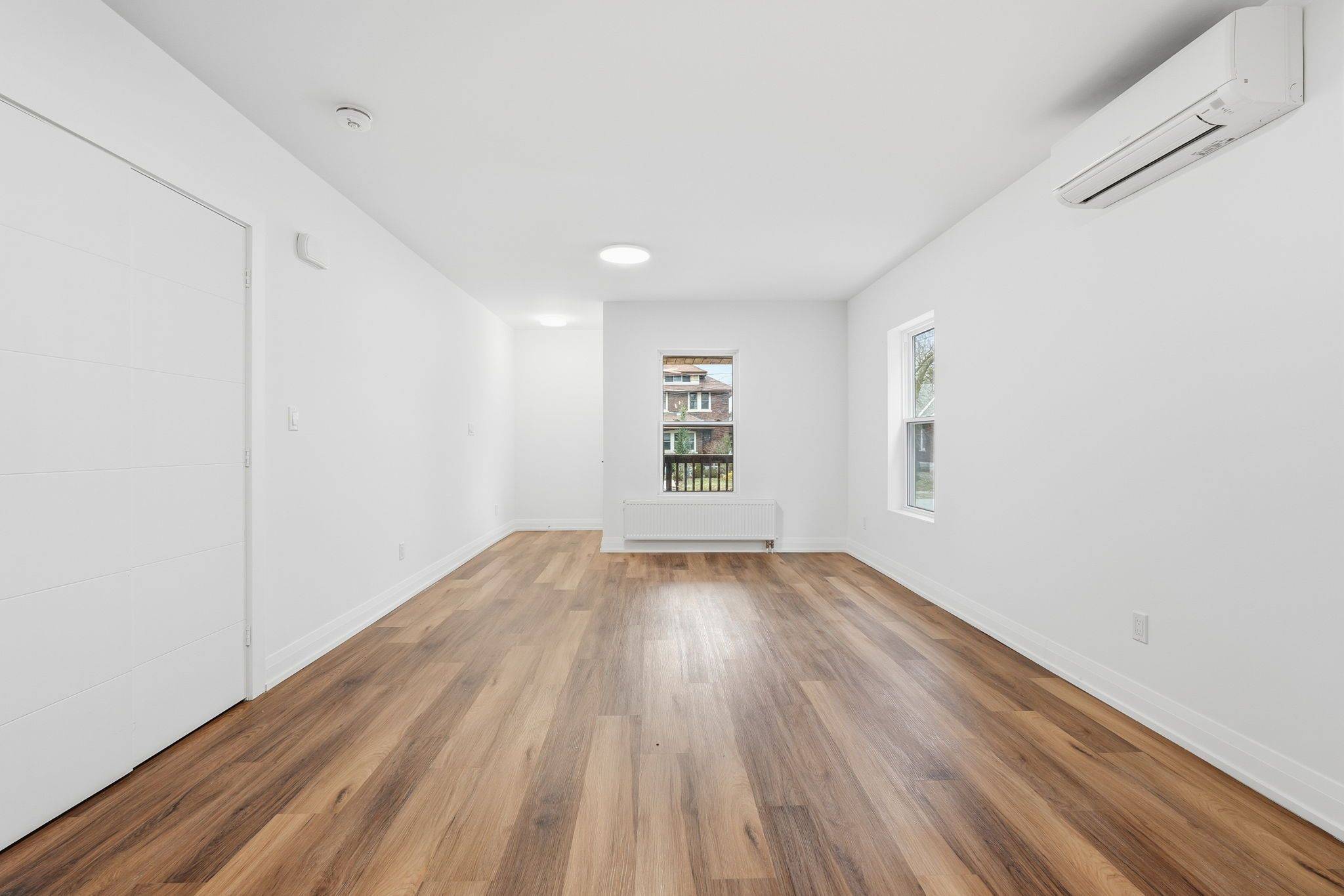 Niagara Falls, ON L2E 1V9,4876 SIMCOE ST #1