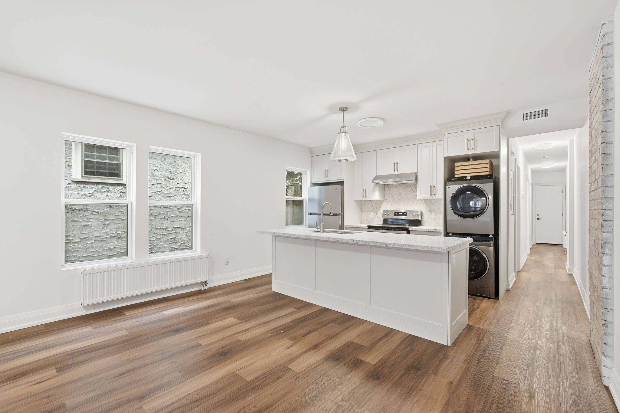 Niagara Falls, ON L2E 1V9,4876 SIMCOE ST #1