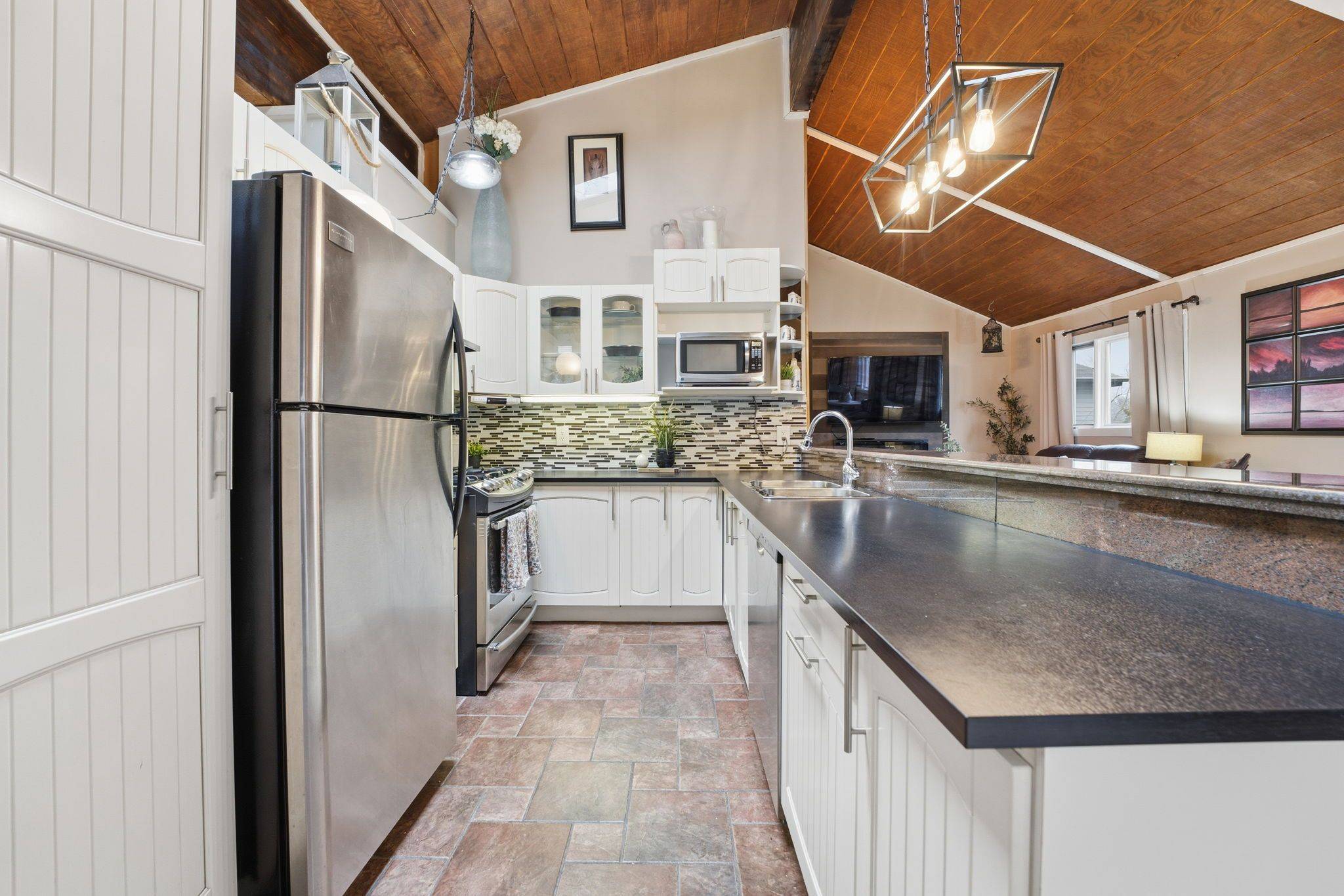 Haldimand, ON N3W 1E4,430 Winniett ST