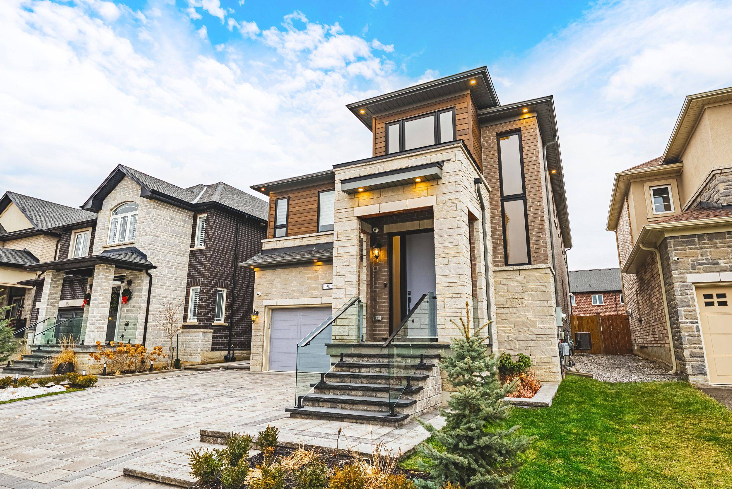 Hamilton, ON L9K 0H8,90 Robertson RD