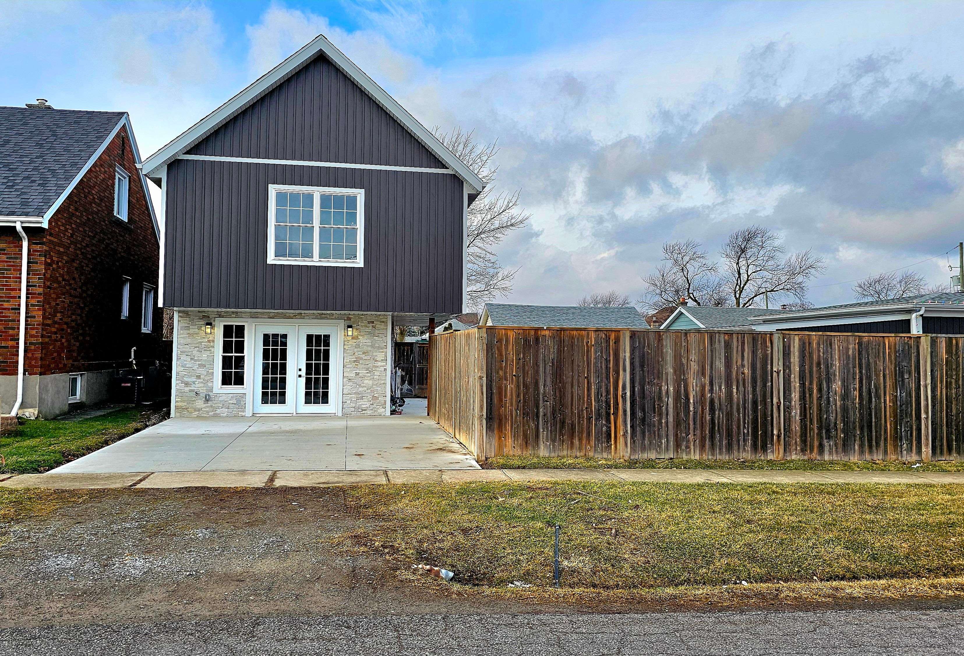 Thorold, ON L2V 3K6,5 Cunningham ST