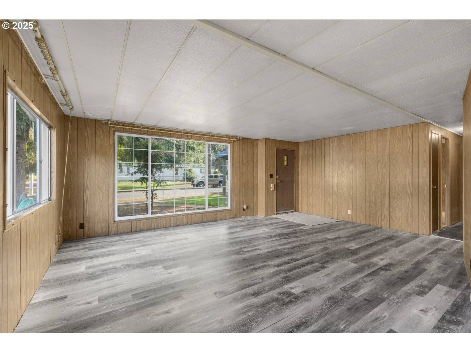 Salem, OR 97306,6855 20TH AVE