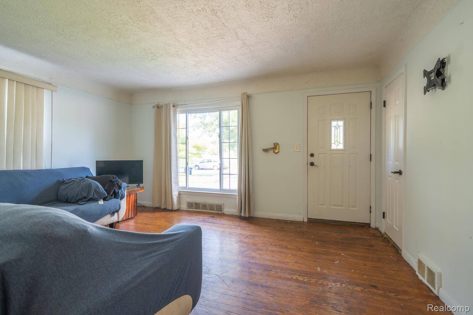 Redford, MI 48239,15988 Delaware AVE