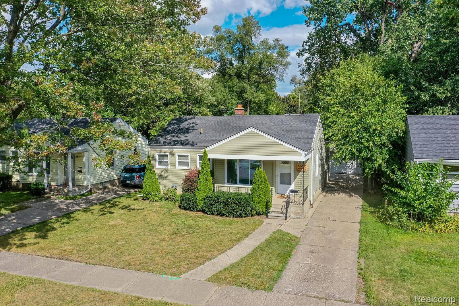 Oak Park, MI 48237,23210 Ithaca ST