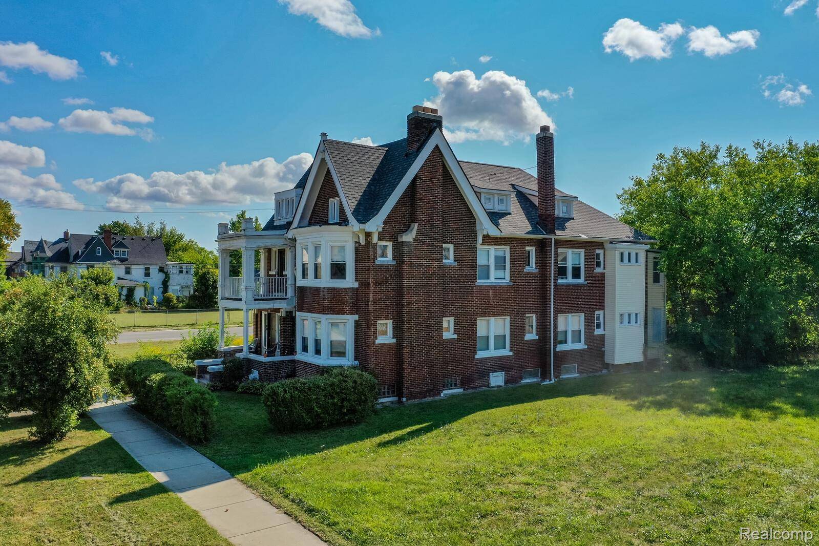 Detroit, MI 48202,100 Chandler ST