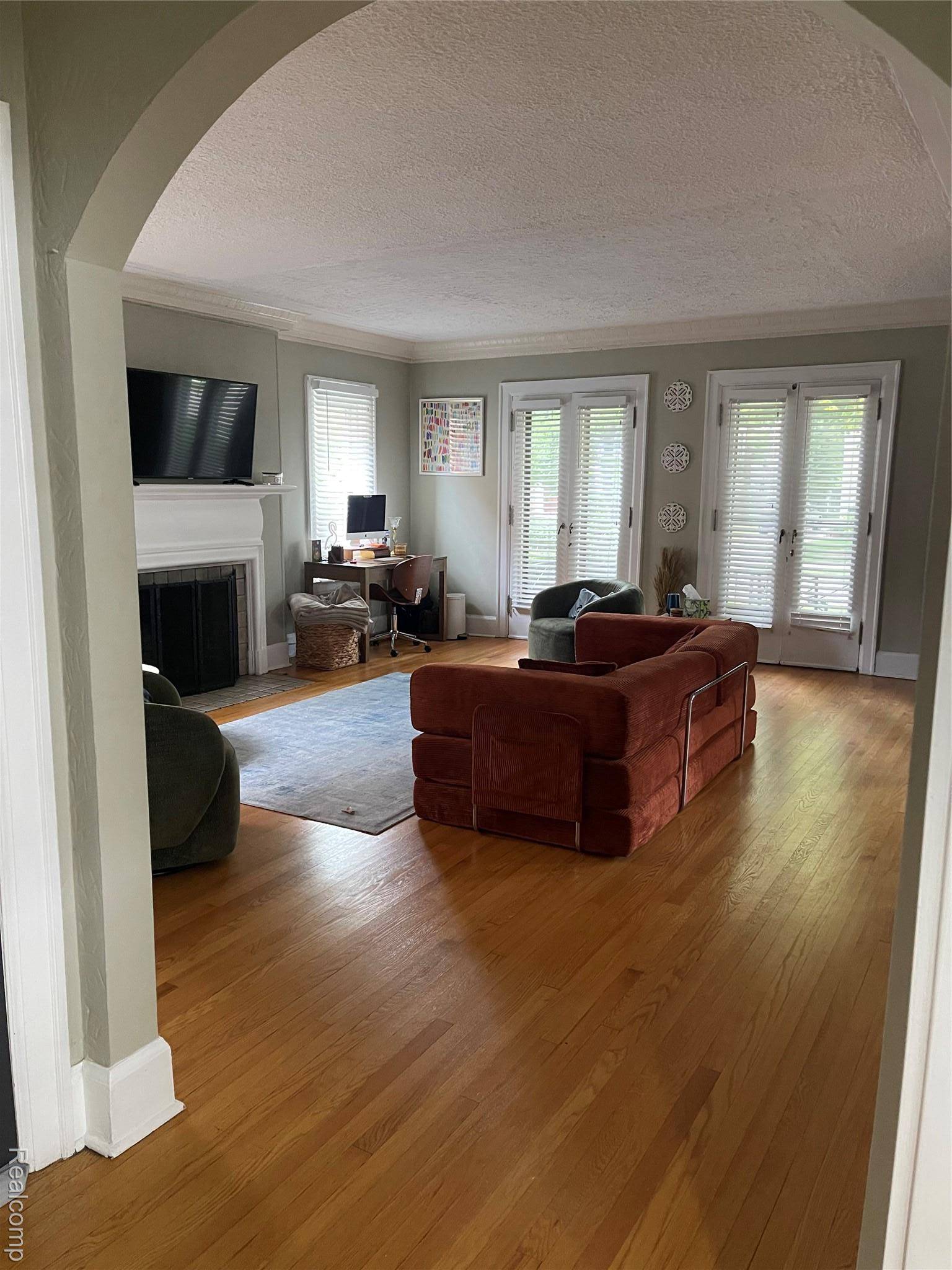 Grosse Pointe, MI 48230,371 Neff RD